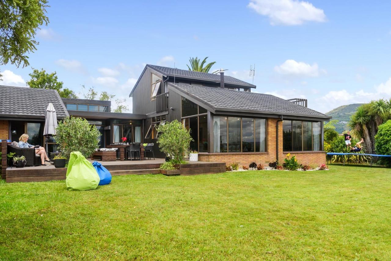 The Bird House - Kawaha Point, Rotorua. Stylish Six Bedroom Home With Space, Views And Relaxed Atmosphere エクステリア 写真