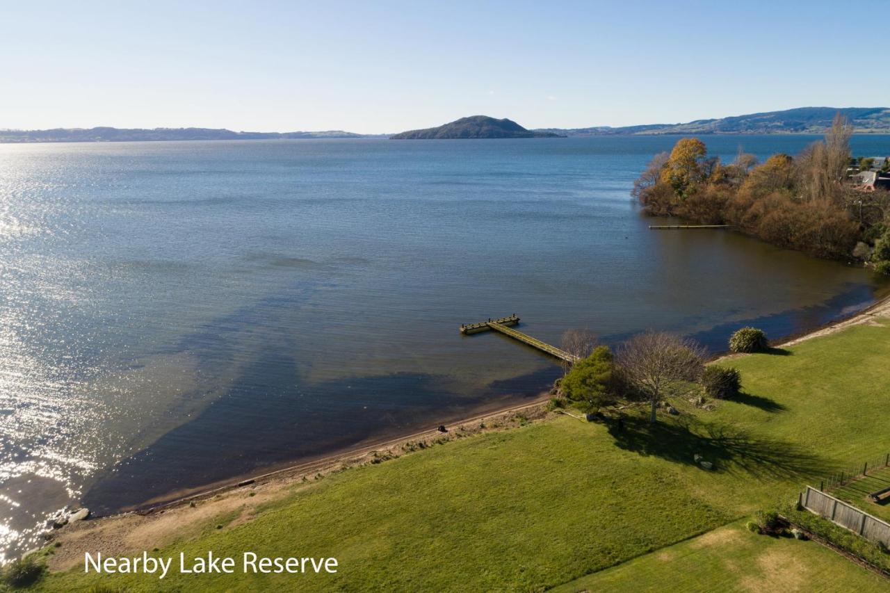 The Bird House - Kawaha Point, Rotorua. Stylish Six Bedroom Home With Space, Views And Relaxed Atmosphere エクステリア 写真